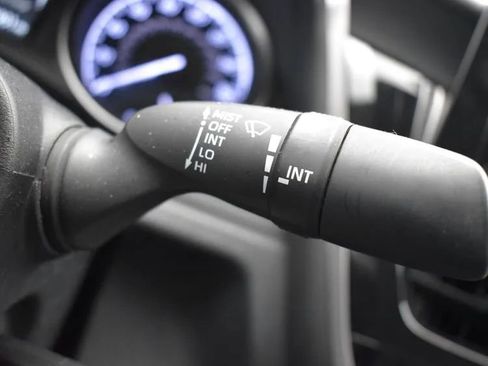 Used 2023 Toyota Camry SE FWD image 25