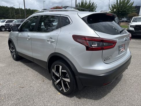 Used 2021 Nissan Rogue Sport SL FWD image 5