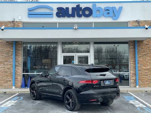 Used 2019 Jaguar F-PACE S image 8