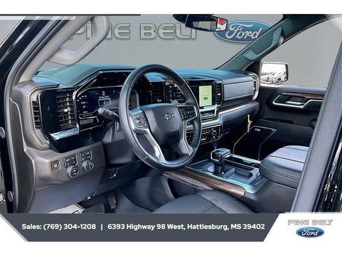 Used 2025 Chevrolet Silverado 1500 RST w/ Convenience Package II AWD/4WD image 13