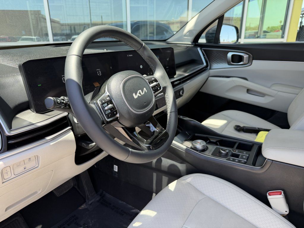 Used 2025 Kia Sorento EX AWD/4WD image 32
