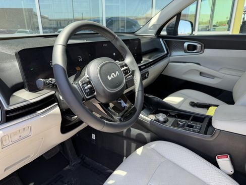 Used 2025 Kia Sorento EX AWD/4WD image 32