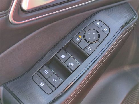 Used 2021 Nissan Rogue SV w/ Premium Package image 13