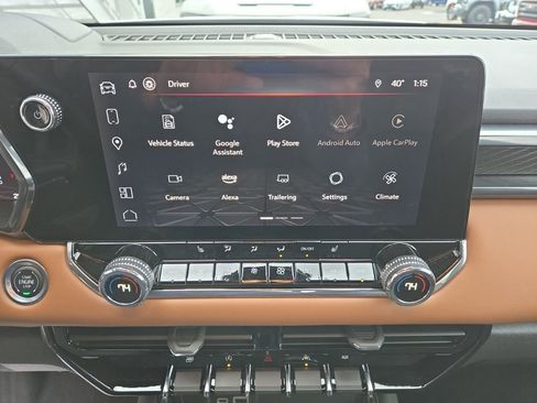 Used 2024 GMC Canyon AT4 w/ Technology Package image 15