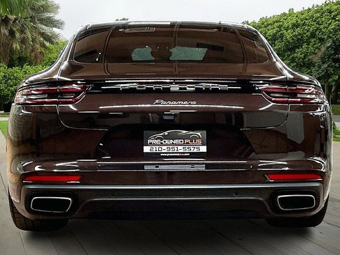 Used 2019 Porsche Panamera w/ Premium Package image 4