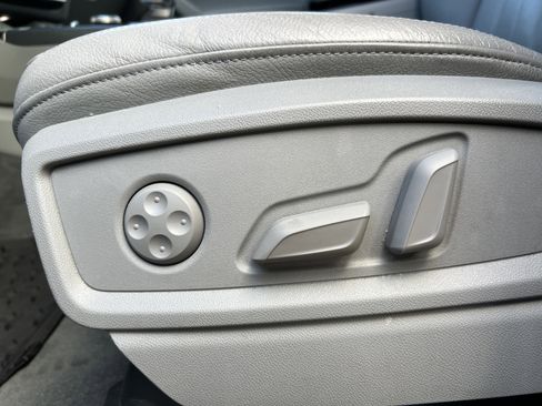 Used 2020 Audi Q5 2.0T Premium image 36