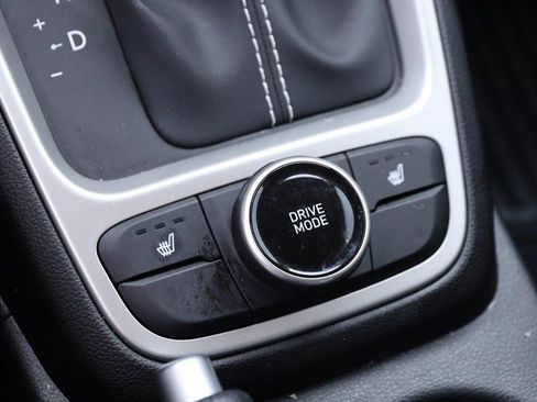 Used 2026 Hyundai Venue SEL FWD image 21