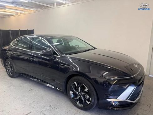 Used 2025 Hyundai Sonata SEL FWD image 3