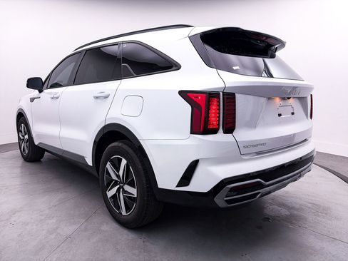 Used 2023 Kia Sorento S w/ Panoramic Sunroof Package FWD image 13