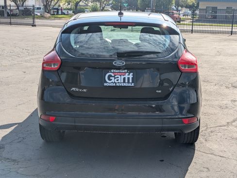 Used 2017 Ford Focus SE FWD image 7