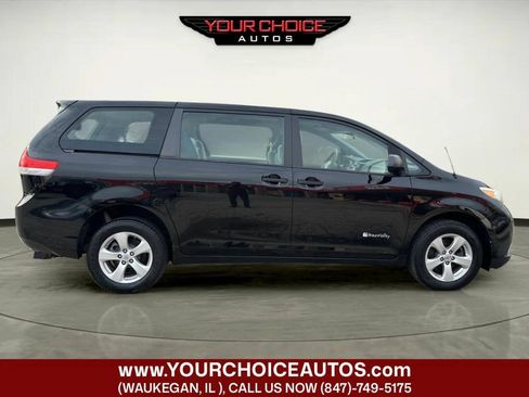Used 2014 Toyota Sienna L FWD image 7