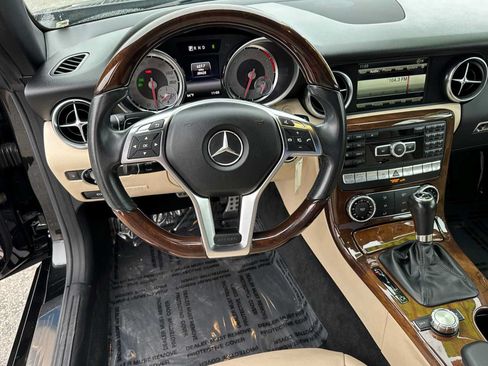 Used 2015 Mercedes-Benz SLK 350 image 13
