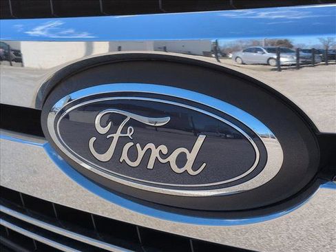 Used 2020 Ford F150 Lariat w/ Trailer Tow Package image 3