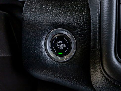 Used 2021 GMC Yukon XL Denali w/ Denali Premium Package AWD/4WD image 23