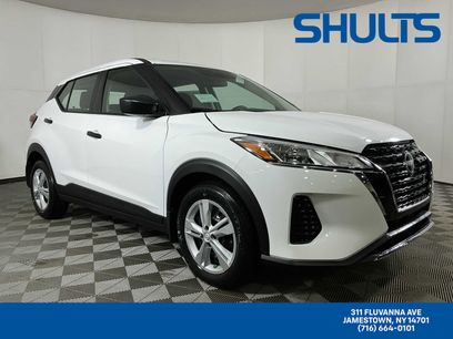 New 2025 Nissan Kicks Play S