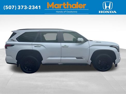 Used 2025 Toyota Sequoia Platinum AWD/4WD image 6