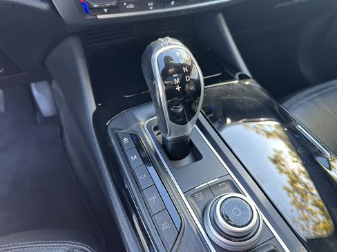 Used 2018 Maserati Levante AWD/4WD image 24