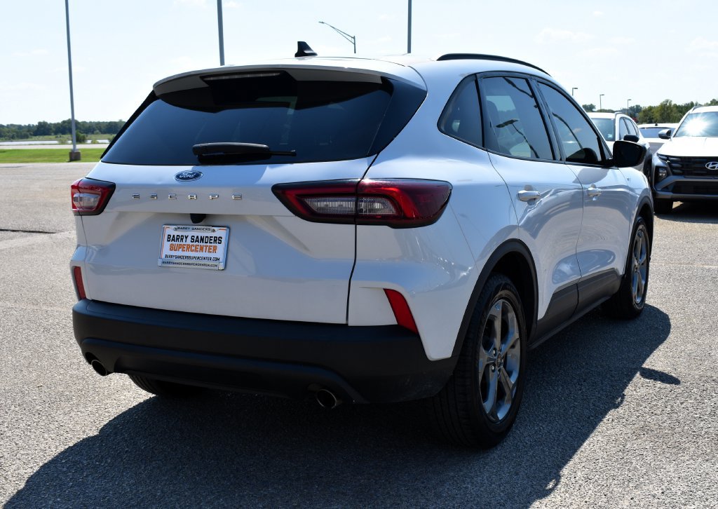 Used 2025 Ford Escape ST-Line FWD image 3