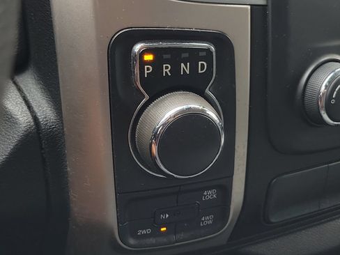 Used 2019 RAM 1500 Classic SLT AWD/4WD image 30