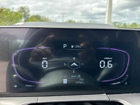 Used 2025 Kia Telluride S image 32