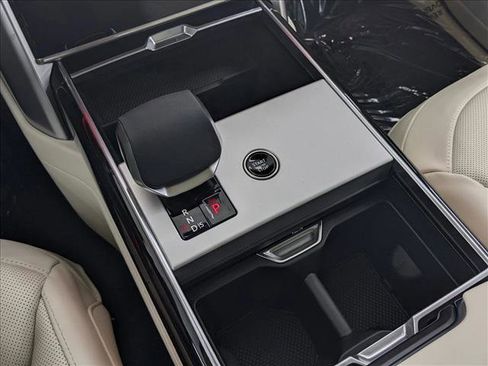 New 2025 Land Rover Range Rover SE image 18