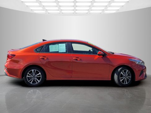 Used 2023 Kia Forte LXS image 3