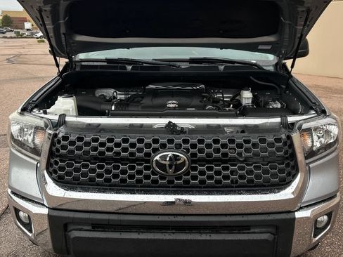 Used 2018 Toyota Tundra SR5 AWD/4WD image 11