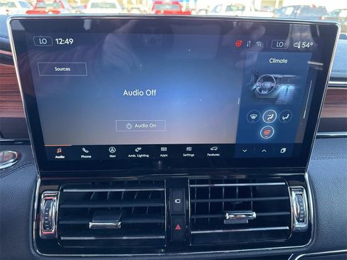Used 2024 Lincoln Navigator L 4WD image 17