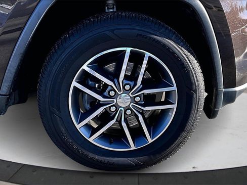 Certified 2017 Jeep Grand Cherokee Limited image 33