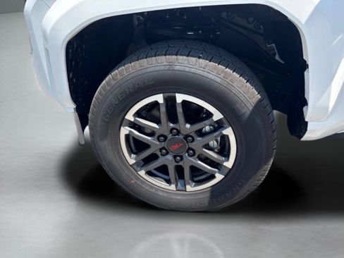 Certified 2026 Toyota Tacoma TRD Sport AWD/4WD image 32