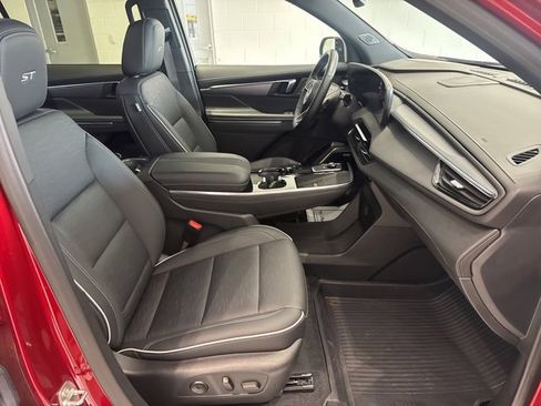 Certified 2025 Buick Enclave Sport Touring w/ Trailering Package, 5000 lbs. image 13