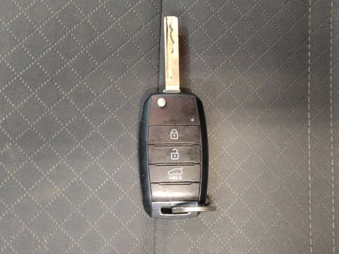 Used 2019 Kia Sorento L FWD image 32