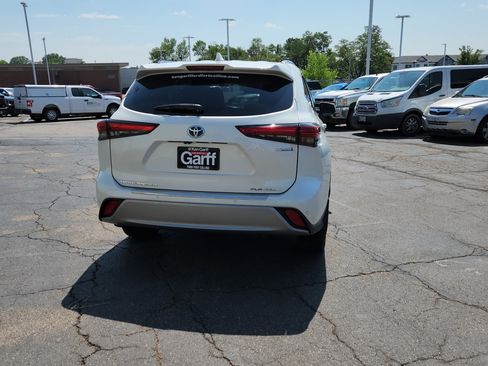 Used 2021 Toyota Highlander Platinum AWD/4WD image 7