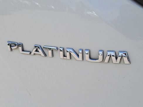 Used 2018 Nissan Murano Platinum w/ Cargo Package FWD image 11