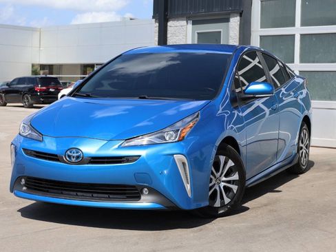 Used 2022 Toyota Prius XLE w/ Advanced Technology Package image 3