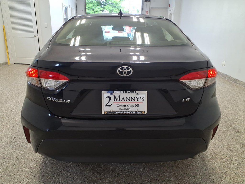 Used 2023 Toyota Corolla LE FWD image 5