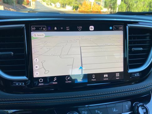 Used 2023 Chrysler Pacifica Pinnacle image 68