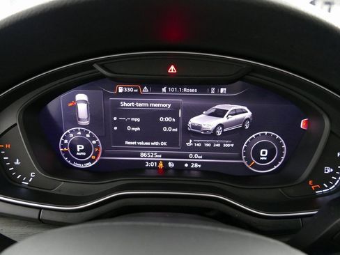 Used 2018 Audi A4 2.0T allroad Premium Plus w/ Premium Plus Package image 14