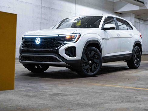 Used 2026 Volkswagen Atlas Cross Sport SE AWD/4WD image 1