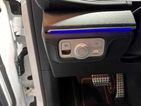 Used 2025 Mercedes-Benz GLE 53 AMG 4MATIC image 16