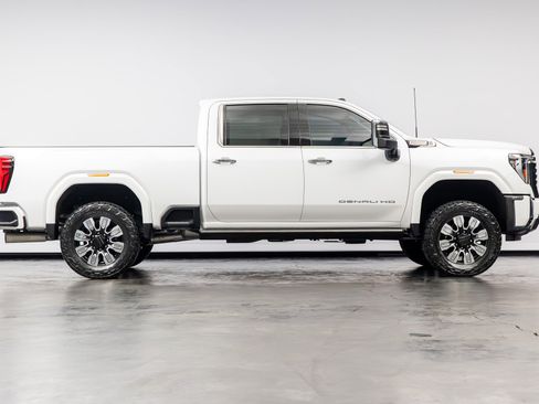 Used 2024 GMC Sierra 2500 Denali w/ Denali Reserve Package AWD/4WD image 22