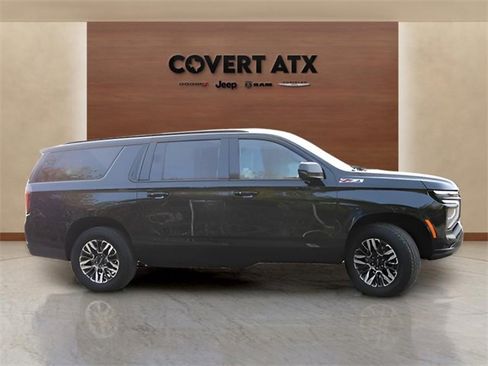 Used 2025 Chevrolet Suburban Z71 image 6