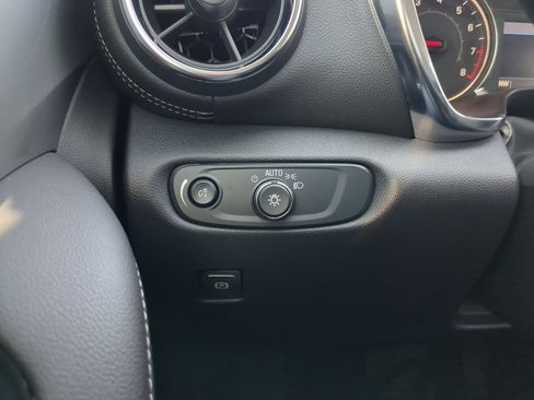 Used 2025 Chevrolet Blazer LT image 27