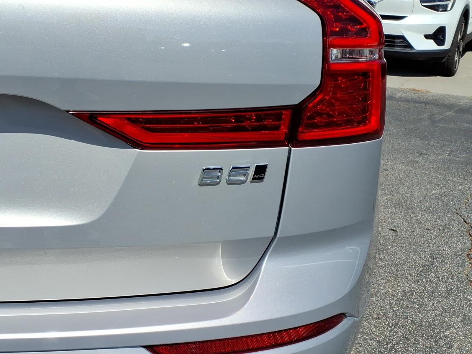 Certified 2023 Volvo XC60 B5 Core w/ Climate Package AWD/4WD image 6