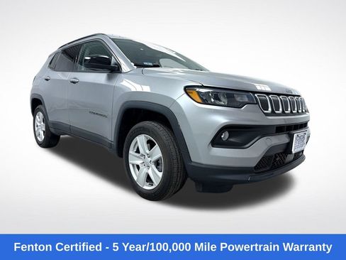 Used 2022 Jeep Compass Latitude w/ Convenience Group AWD/4WD image 1