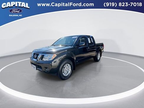 Used 2020 Nissan Frontier SV image 4