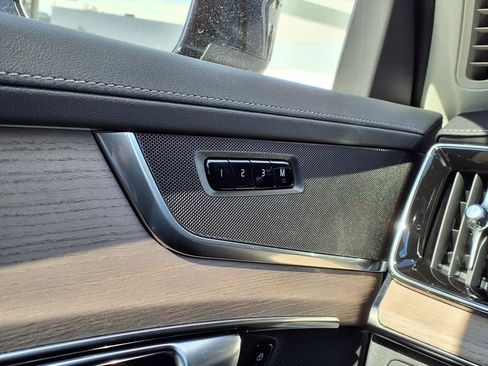 New 2026 Volvo XC90 B6 Plus w/ Protection Package Premier image 18