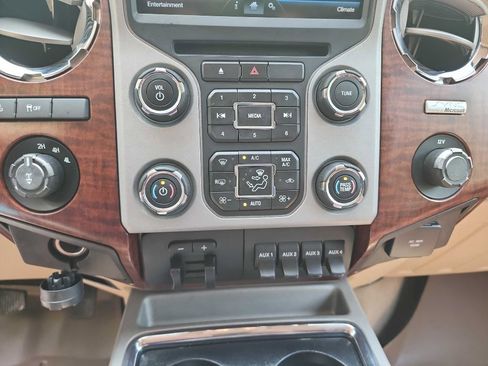 Used 2014 Ford F250 King Ranch w/ FX4 Off-Road Package AWD/4WD image 25