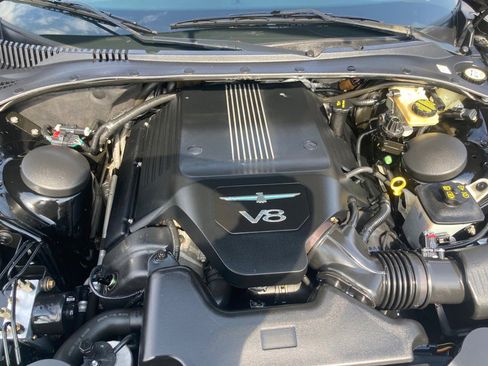 Used 2004 Ford Thunderbird image 29