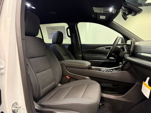 New 2026 Chevrolet Traverse LT w/ LPO, Floor Liner Package image 15